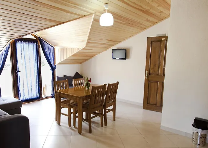 Gokcen Апартаменты *